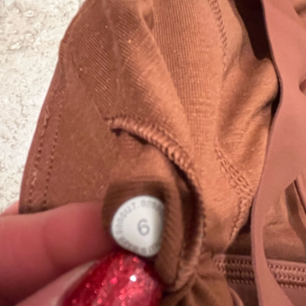 Lululemon bra - Picture 6 of 6